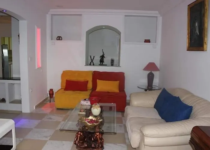Appart Alain Savary, Cosy Et Spacieux Au Centre De Tunis