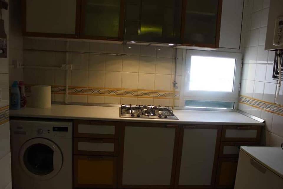 Apartment Alain Savary, Cosy Et Spacieux Au Centre De Tunis