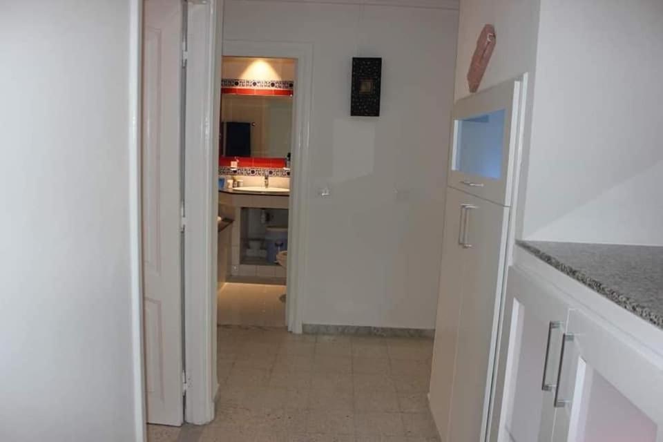Apartment Alain Savary, Cosy Et Spacieux Au Centre De Tunis